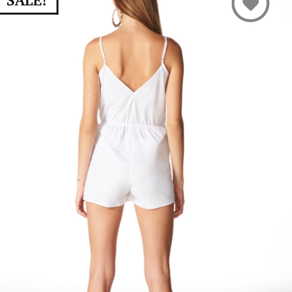 White lioness rouje romper NWT - Picture 2 of 3